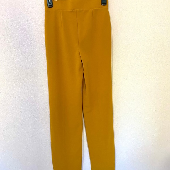 Yellow pants - Picture 2 of 3